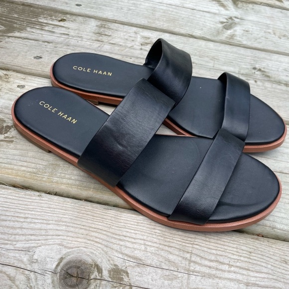 Cole Haan black leather flat sandals size 7.5 - Picture 2 of 4
